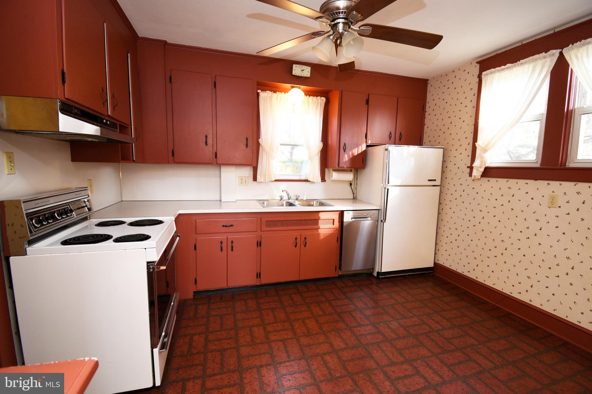 101 Pinehurst Road York, PA 17402 - Photo 6 of 22 Gallery Image 6