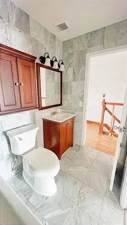 $2,400 | 1283 West 51st Place, Unit 12, Hialeah, FL 33012