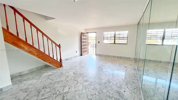 $2,400 | 1283 West 51st Place, Unit 12, Hialeah, FL 33012