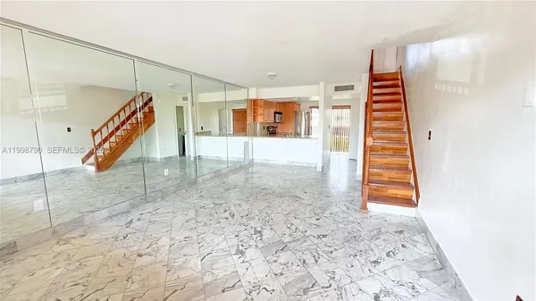 $2,400 | 1283 West 51st Place, Unit 12, Hialeah, FL 33012