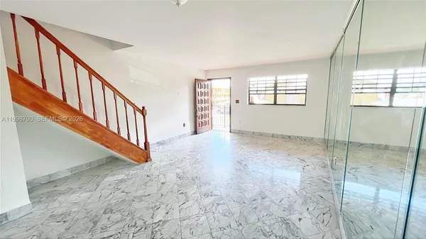 $2,400 | 1283 West 51st Place, Unit 12, Hialeah, FL 33012