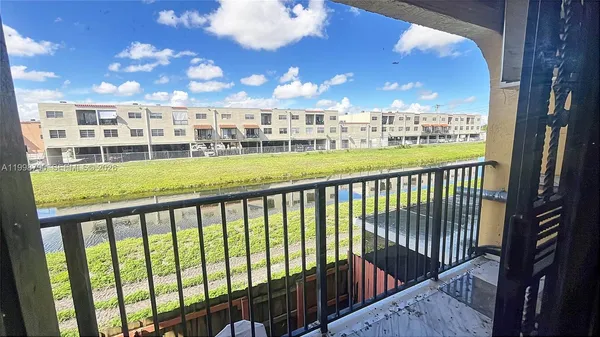 $2,400 | 1283 West 51st Place, Unit 12, Hialeah, FL 33012