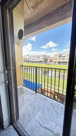 $2,400 | 1283 West 51st Place, Unit 12, Hialeah, FL 33012