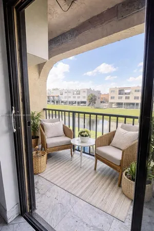 $2,400 | 1283 West 51st Place, Unit 12, Hialeah, FL 33012