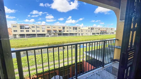 $2,400 | 1283 West 51st Place, Unit 12, Hialeah, FL 33012
