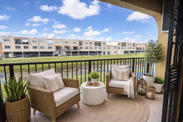 $2,400 | 1283 West 51st Place, Unit 12, Hialeah, FL 33012