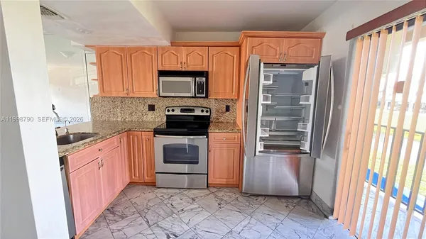 $2,400 | 1283 West 51st Place, Unit 12, Hialeah, FL 33012