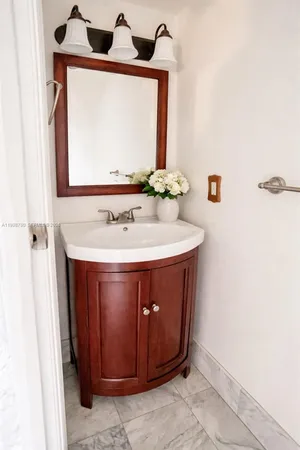 $2,400 | 1283 West 51st Place, Unit 12, Hialeah, FL 33012