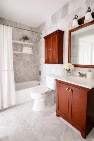 $2,400 | 1283 West 51st Place, Unit 12, Hialeah, FL 33012