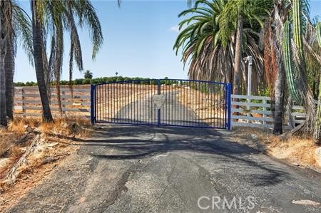 982 Live Oak Park Road South Fallbrook, CA 92028 - Photo 2 of 12 MAIN ENTRY A SHARED ENTRY WITH THE 20 ACRE ADJACENT PROPERTY ALSO AVAILABLE FOR ADDITIONAL $1.6 MILLION.