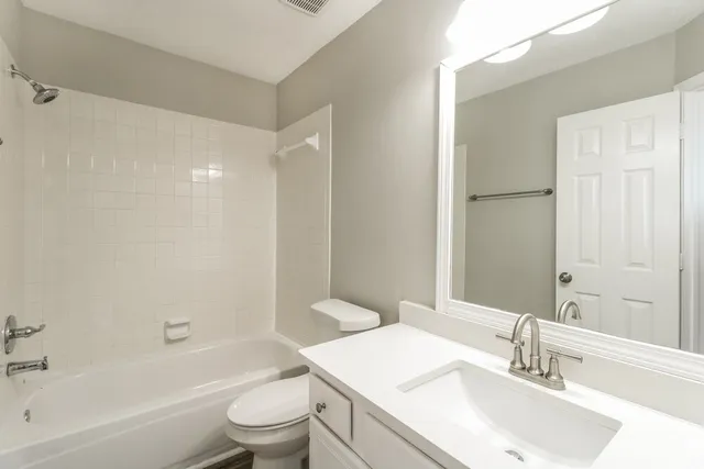 $3,285 | 4518 Allegro Drive, Seabrook, TX 77586