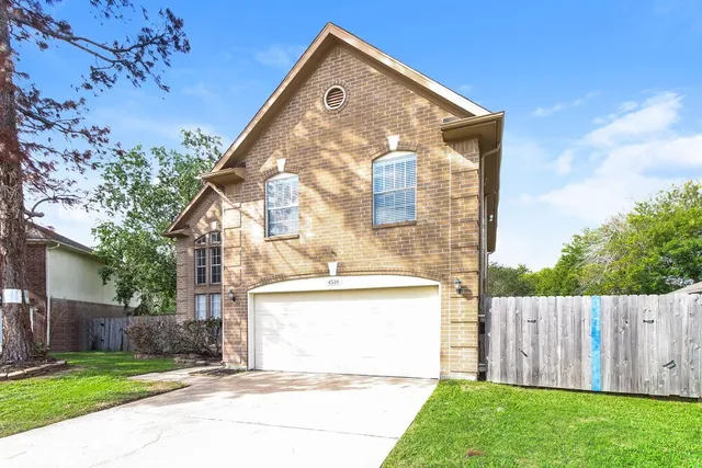 $3,285 | 4518 Allegro Drive, Seabrook, TX 77586