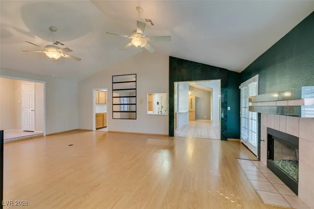 $2,700 | 224 Garfield Drive, Henderson, NV 89074