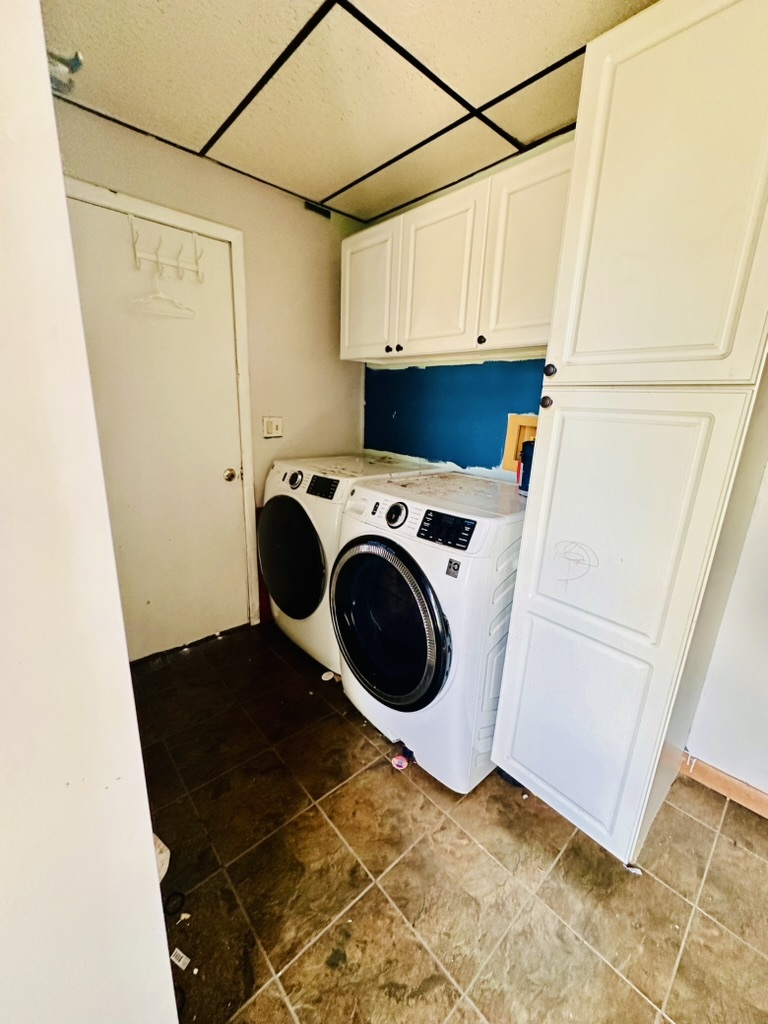 411 East Hamilton Street Odell, IL 60460 - Photo 11 of 19 a utility room with dryer and washer