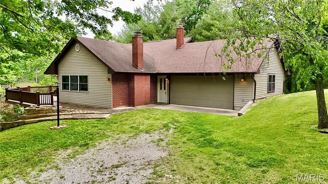 $369,000 | 520 Christopher Drive, Perryville, MO 63775
