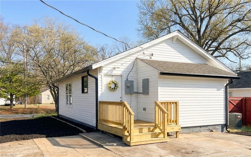 2814 Triangle Lake Road High Point, NC 27260 - Photo 4 of 13 Used artificial intelligence to enhance lighting and add colors.