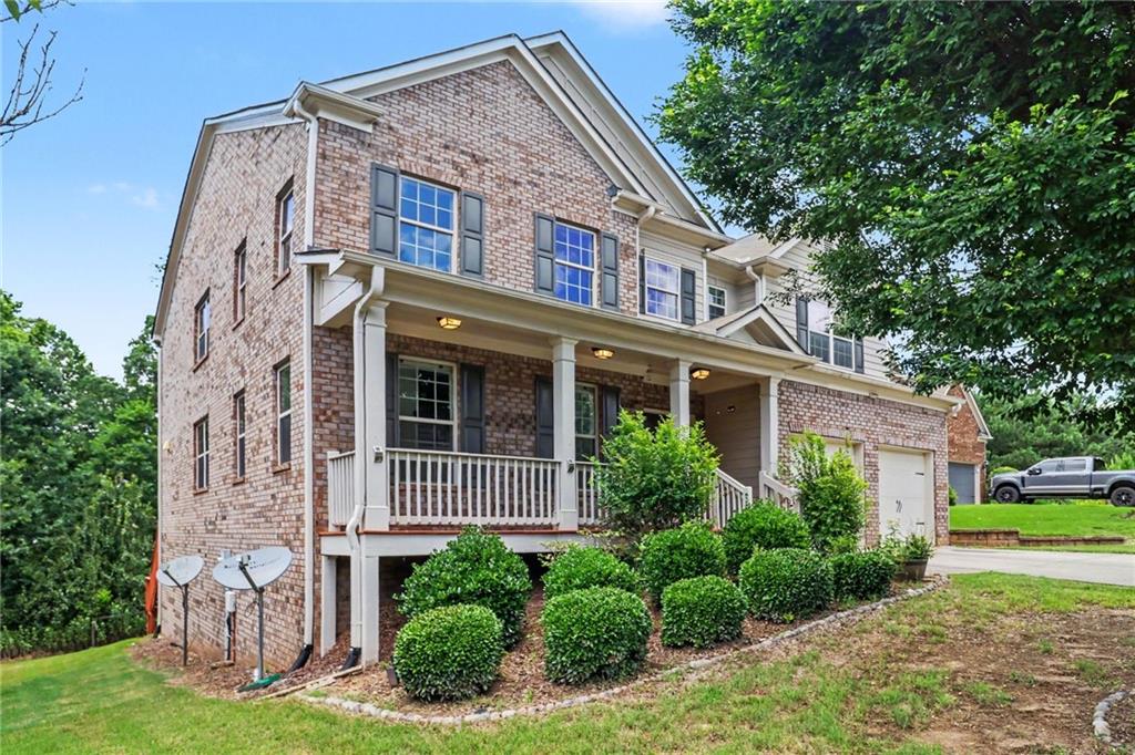 550 Nichols View Way Suwanee, GA 30024 - Photo 3 of 51