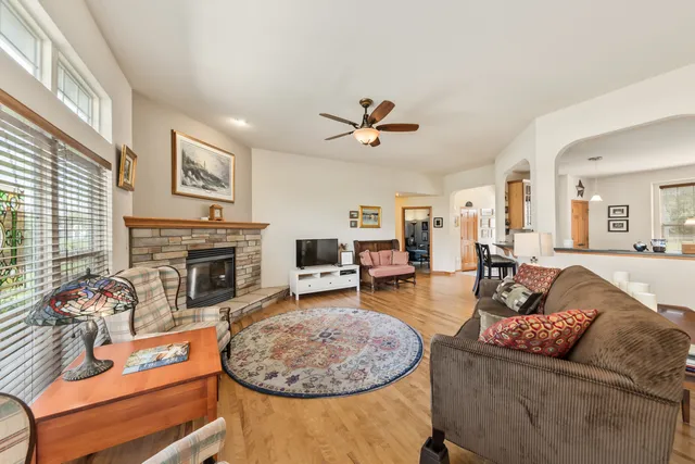 $525,000 | 2844 Oakmont Drive, East Troy, WI 53120