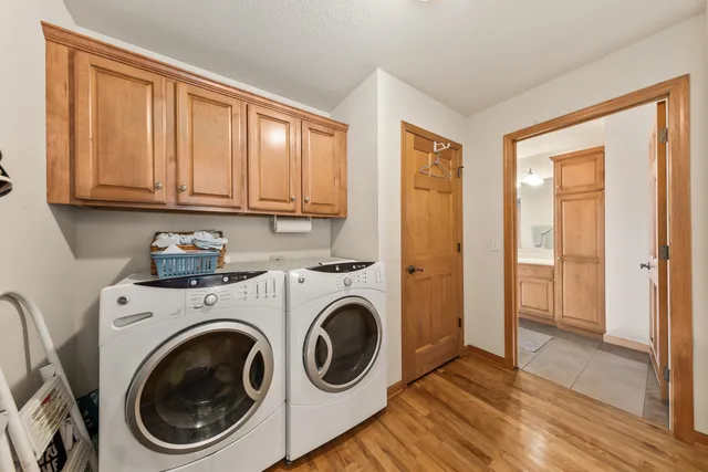 $525,000 | 2844 Oakmont Drive, East Troy, WI 53120