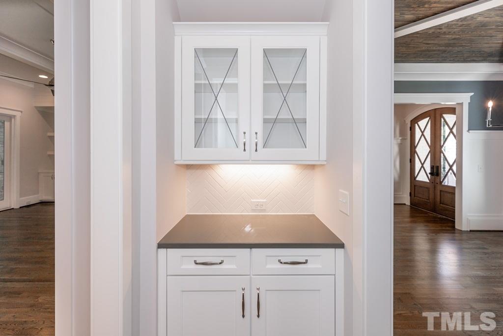 3319 Lake Boone Trail Raleigh, NC 27607 - Photo 9 of 30 a view of a kitchen with an oven