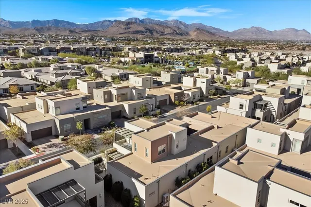 $915,000 | 4262 Swift Street, Las Vegas, NV 89135