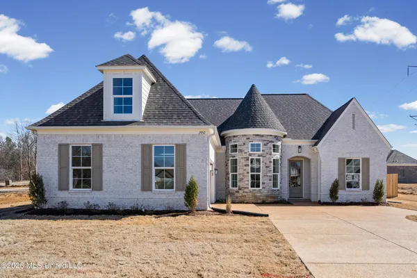 $445,000 | 2952 Eden Lane, Nesbit, MS 38651
