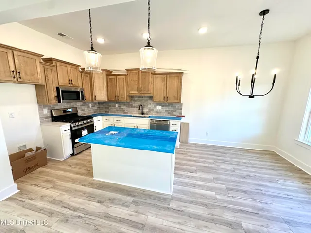 $445,000 | 2952 Eden Lane, Nesbit, MS 38651