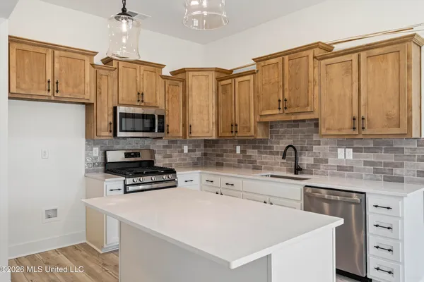 $445,000 | 2952 Eden Lane, Nesbit, MS 38651