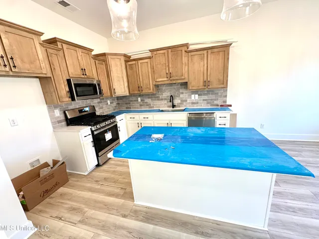 $445,000 | 2952 Eden Lane, Nesbit, MS 38651