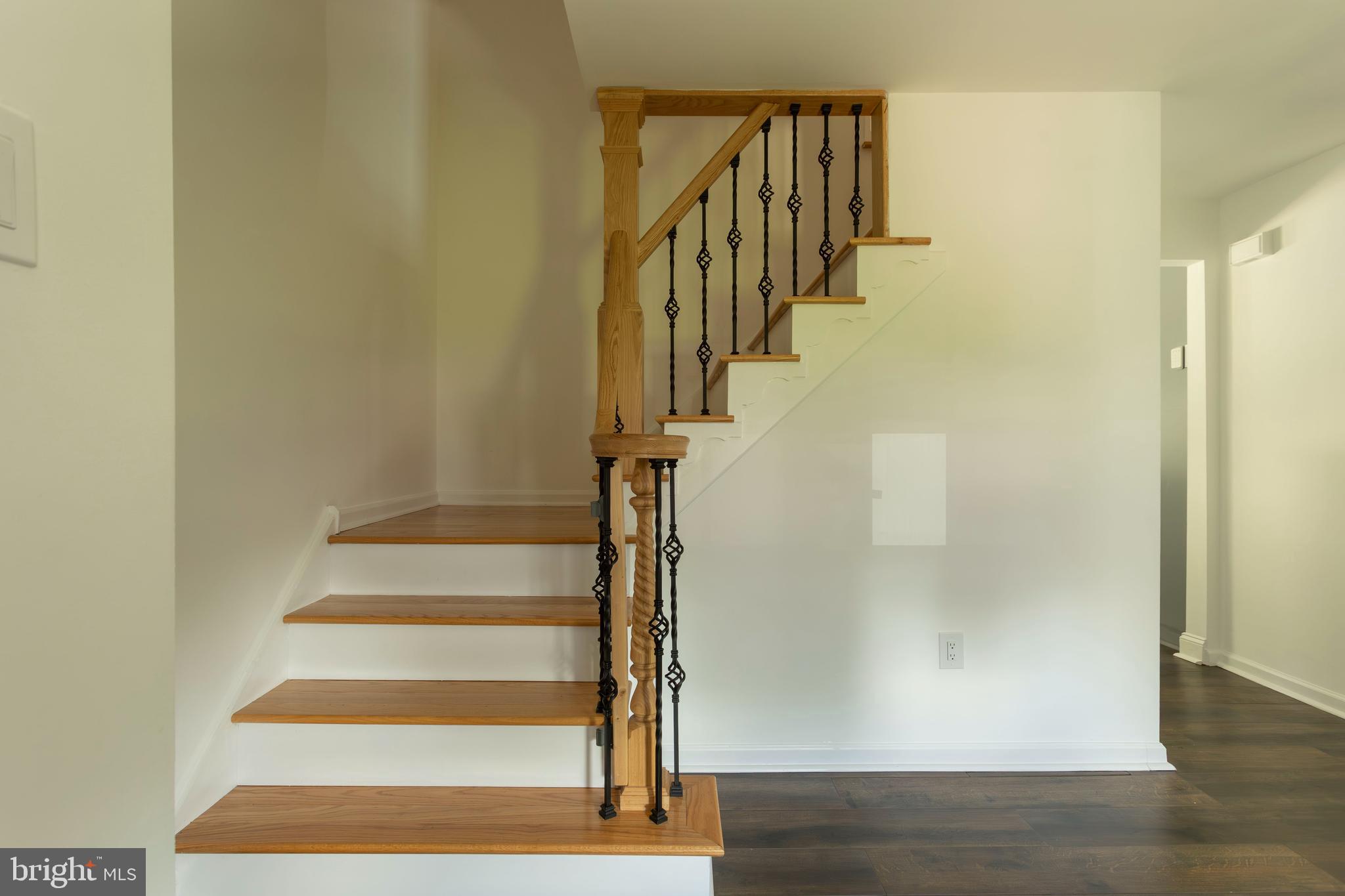 825 Cliff Road Bensalem, PA 19020 - Photo 10 of 37 Gallery Image 10
