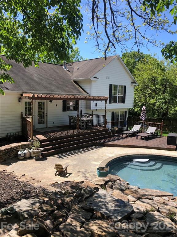 314 Spring Street Davidson, NC 28036 - Photo 3 of 15 Gallery Image 3