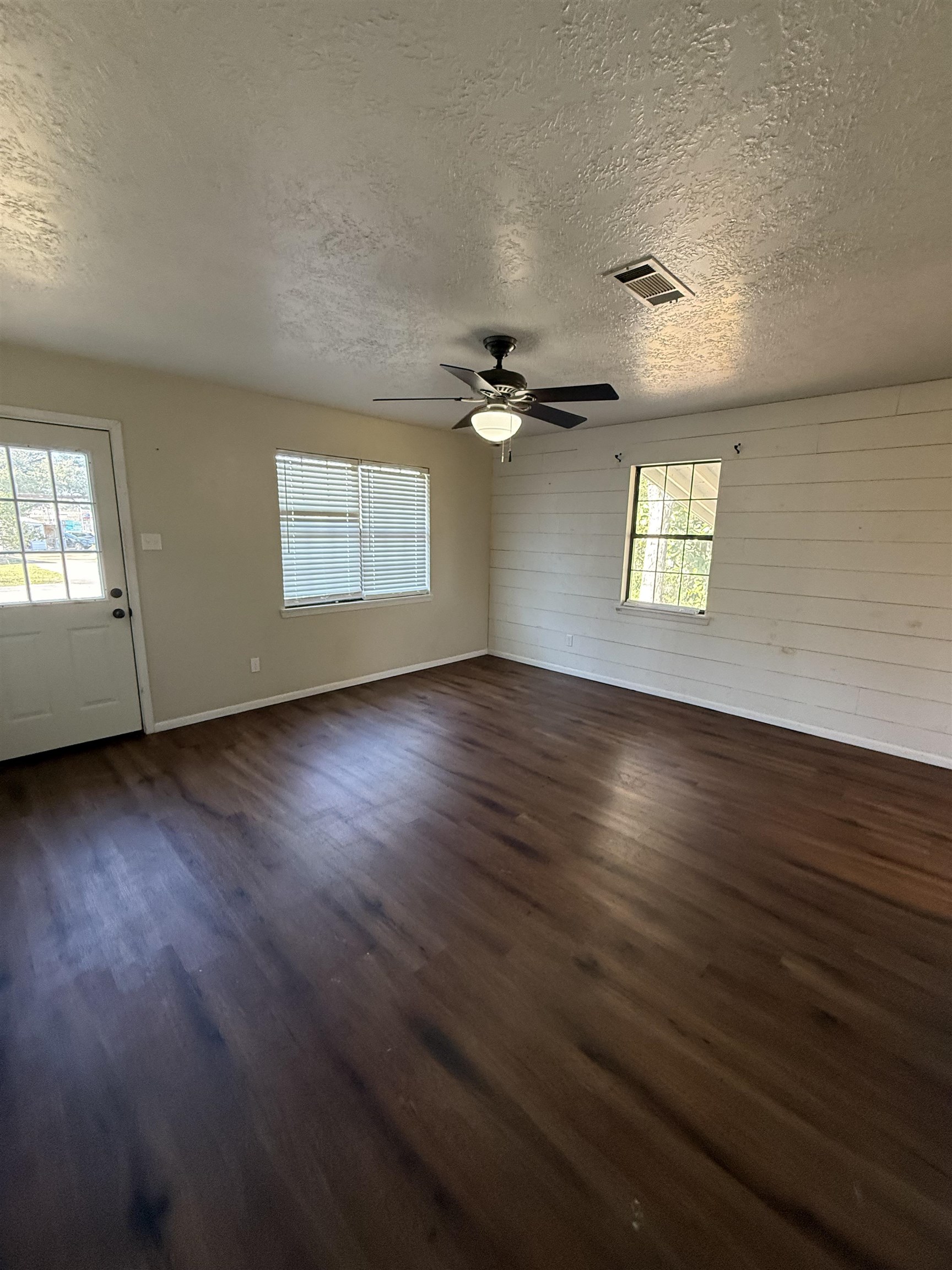 625 South 3rd Street Silsbee, TX 77656 - Photo 12 of 16