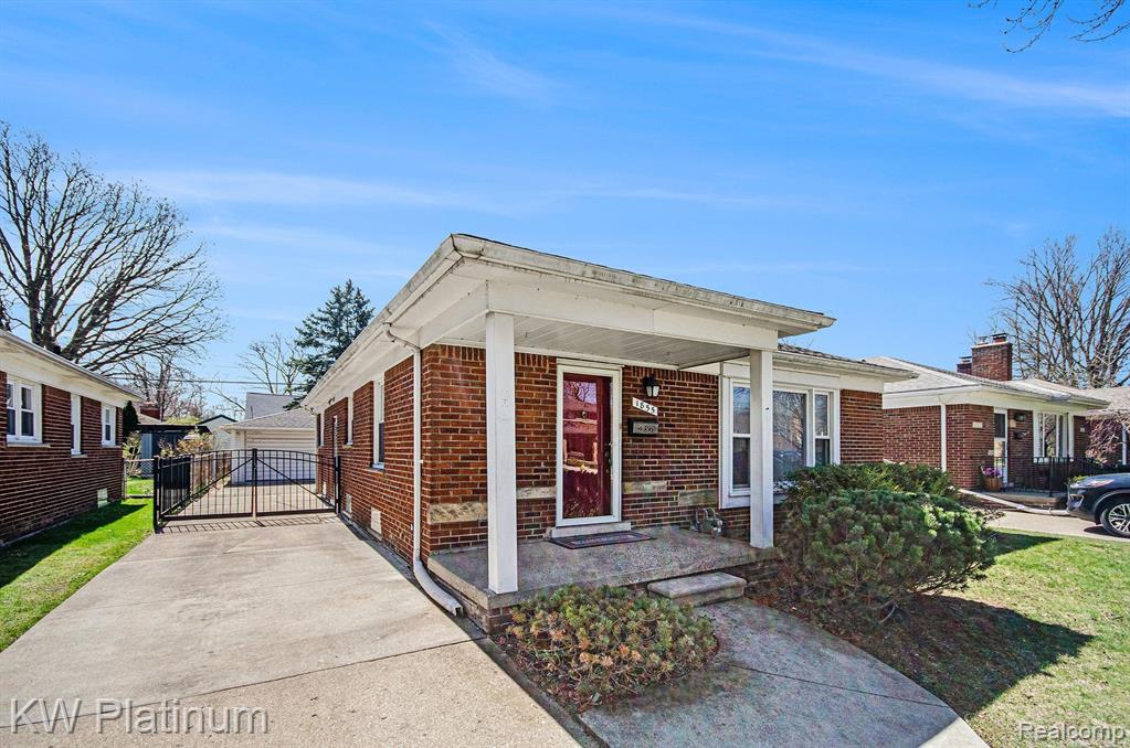 1855 Prestwick Road Grosse Pointe Woods, MI 48236 - Photo 21 of 21 Gallery Image 21