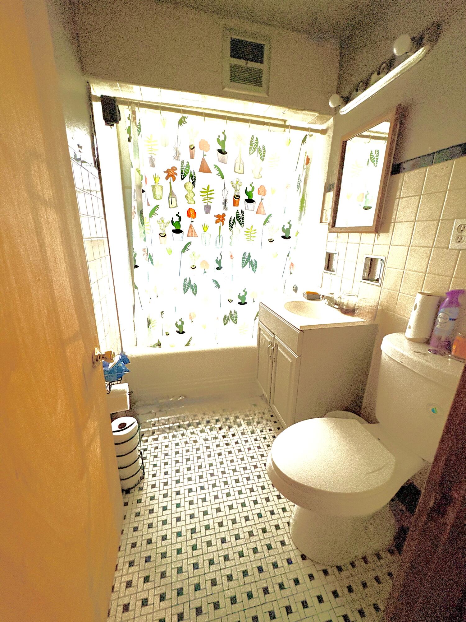 3812 North 38th Street, Unit 3814 Milwaukee, WI 53216 - Photo 5 of 20 Lower Bathroom