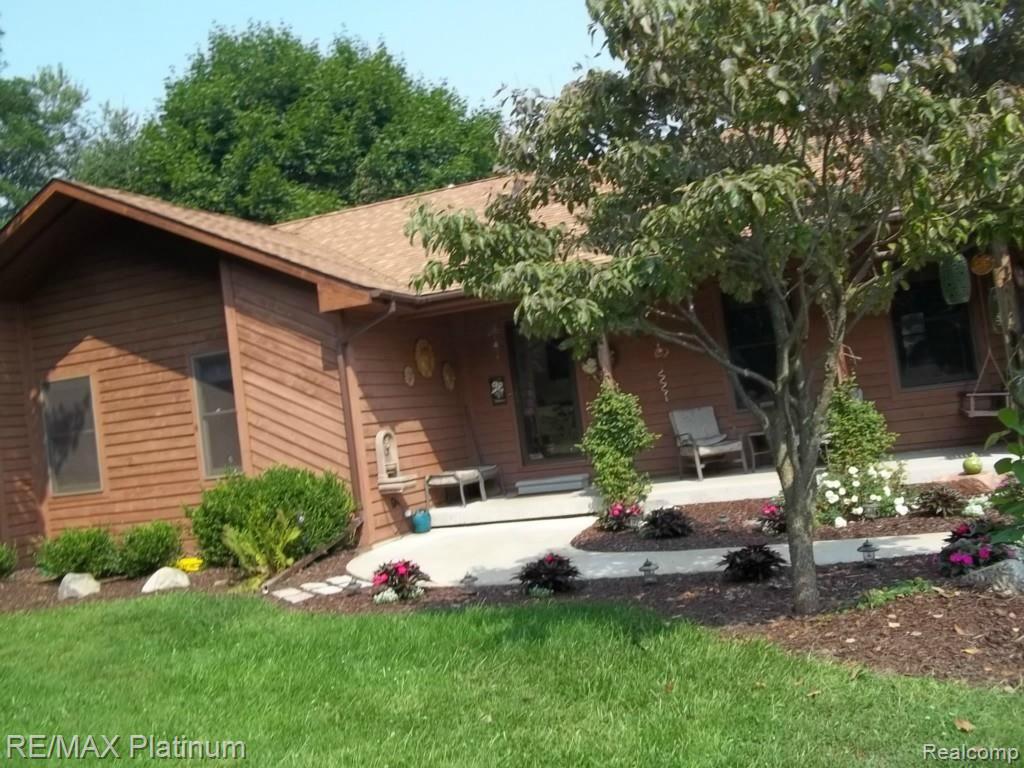 2274 Sexton Road Howell, MI 48843 - Photo 2 of 44 111_7069.jpg