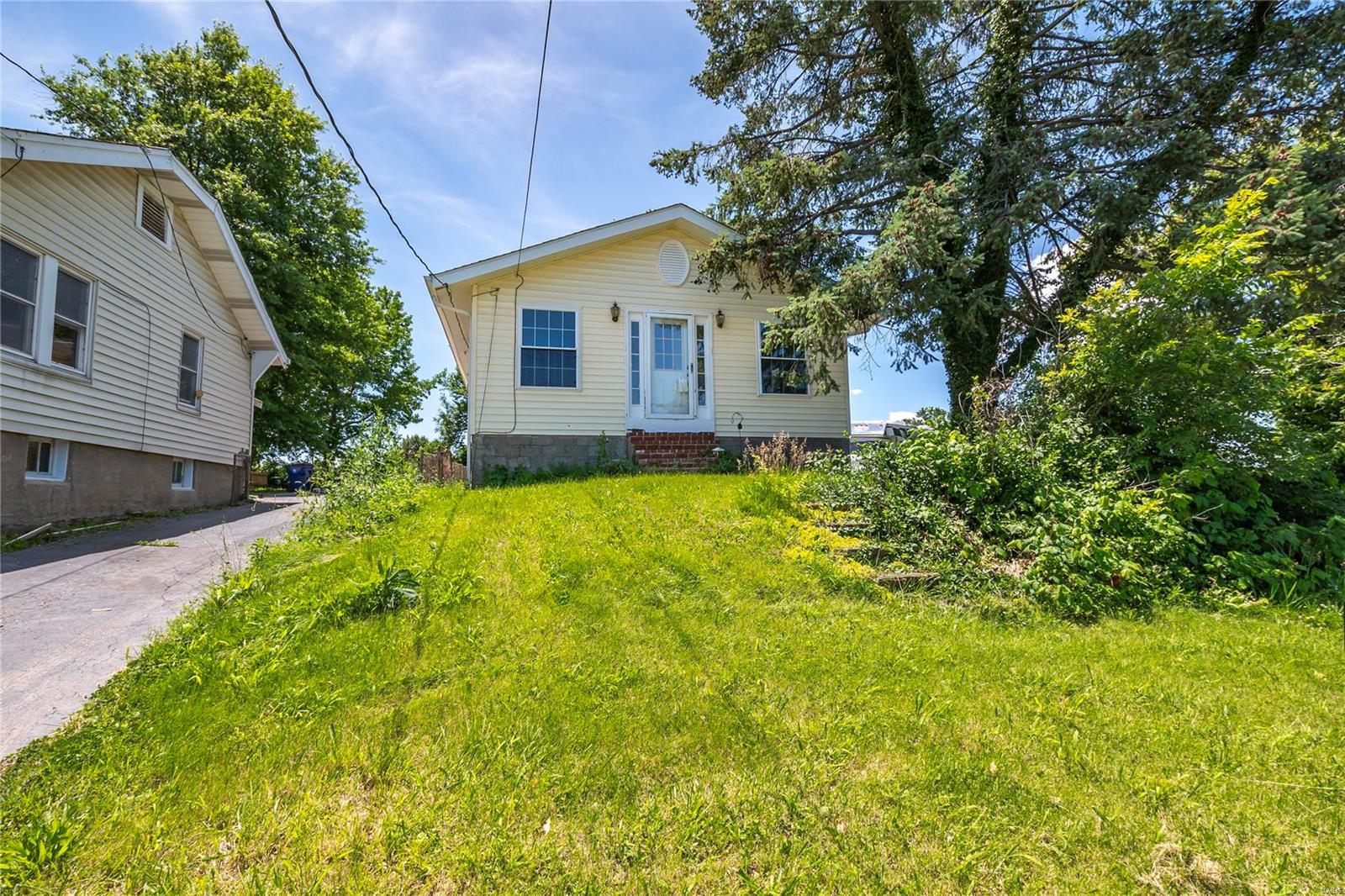 10588 Lackland Road St. Louis, MO 63114 - Photo 1 of 22 Gallery Image 1