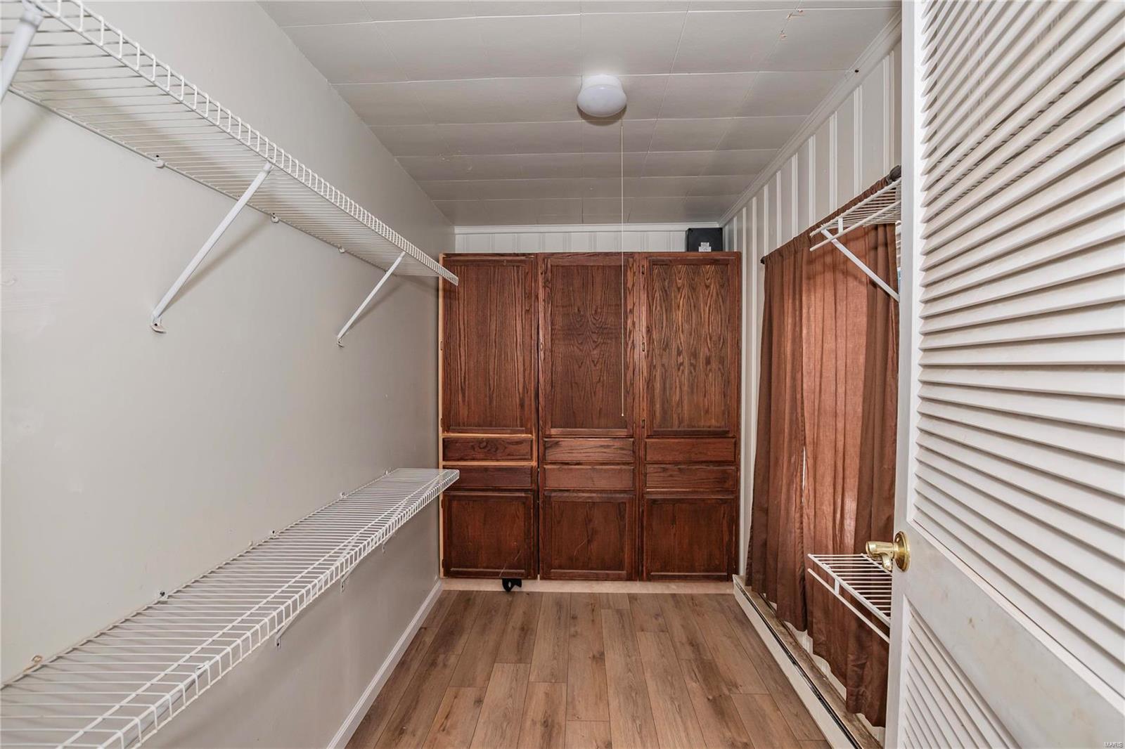 10588 Lackland Road St. Louis, MO 63114 - Photo 14 of 22 Gallery Image 14