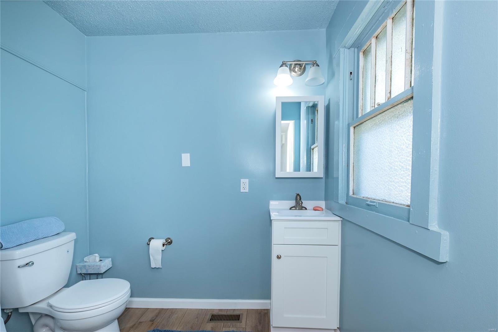 10588 Lackland Road St. Louis, MO 63114 - Photo 18 of 22 Gallery Image 18