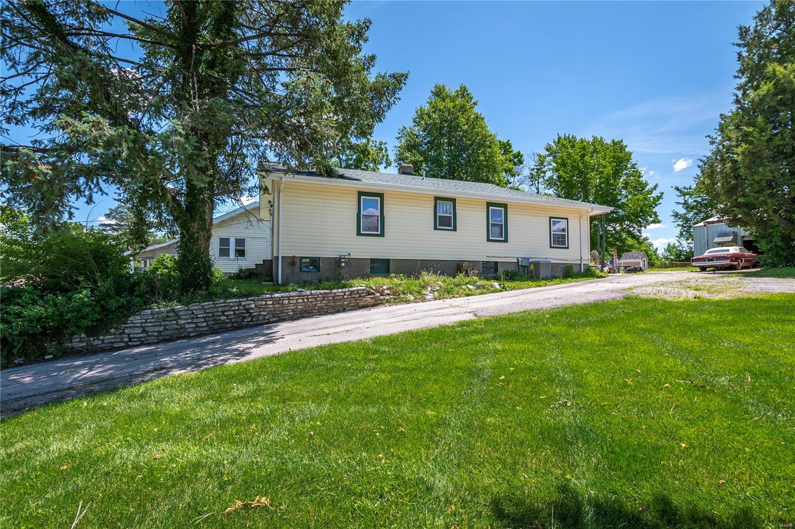 10588 Lackland Road St. Louis, MO 63114 - Photo 2 of 22 Gallery Image 2