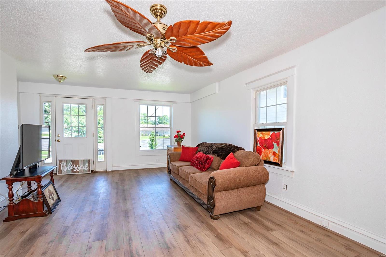 10588 Lackland Road St. Louis, MO 63114 - Photo 3 of 22 Gallery Image 3