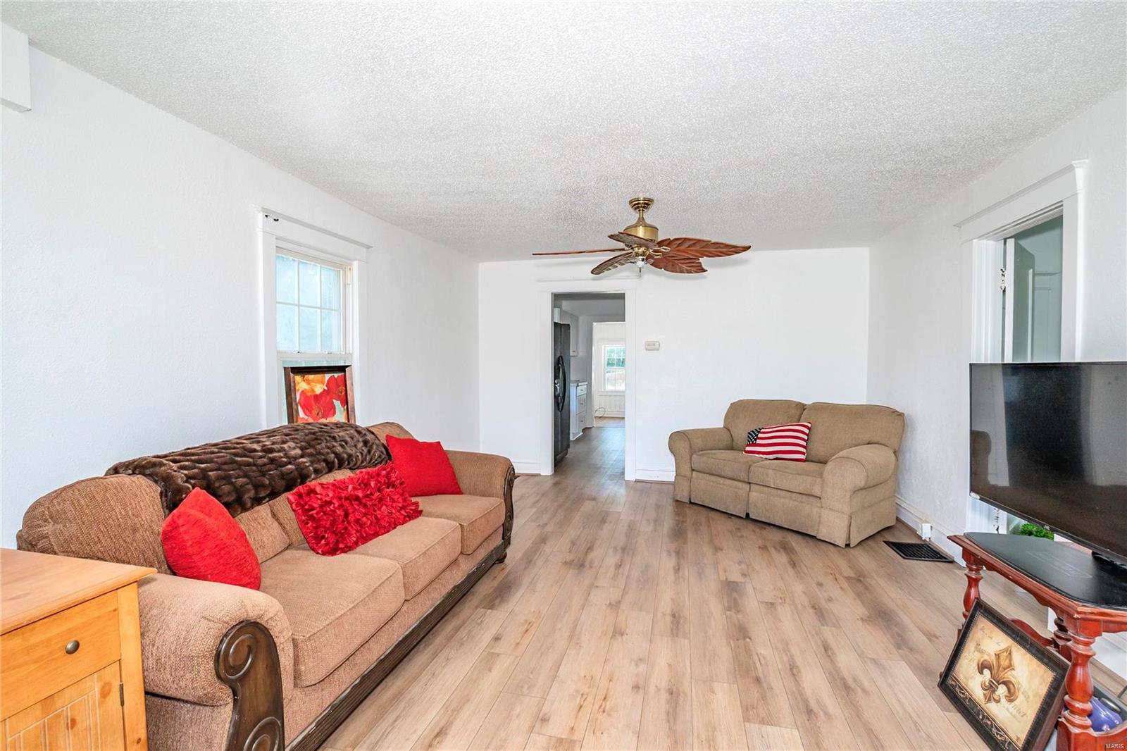 10588 Lackland Road St. Louis, MO 63114 - Photo 5 of 22 Gallery Image 5