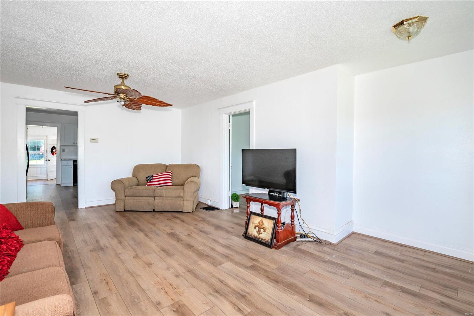 10588 Lackland Road St. Louis, MO 63114 - Photo 6 of 22 Gallery Image 6