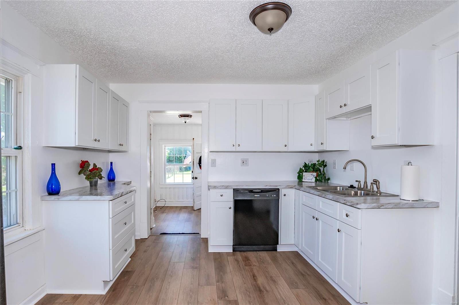 10588 Lackland Road St. Louis, MO 63114 - Photo 7 of 22 Gallery Image 7