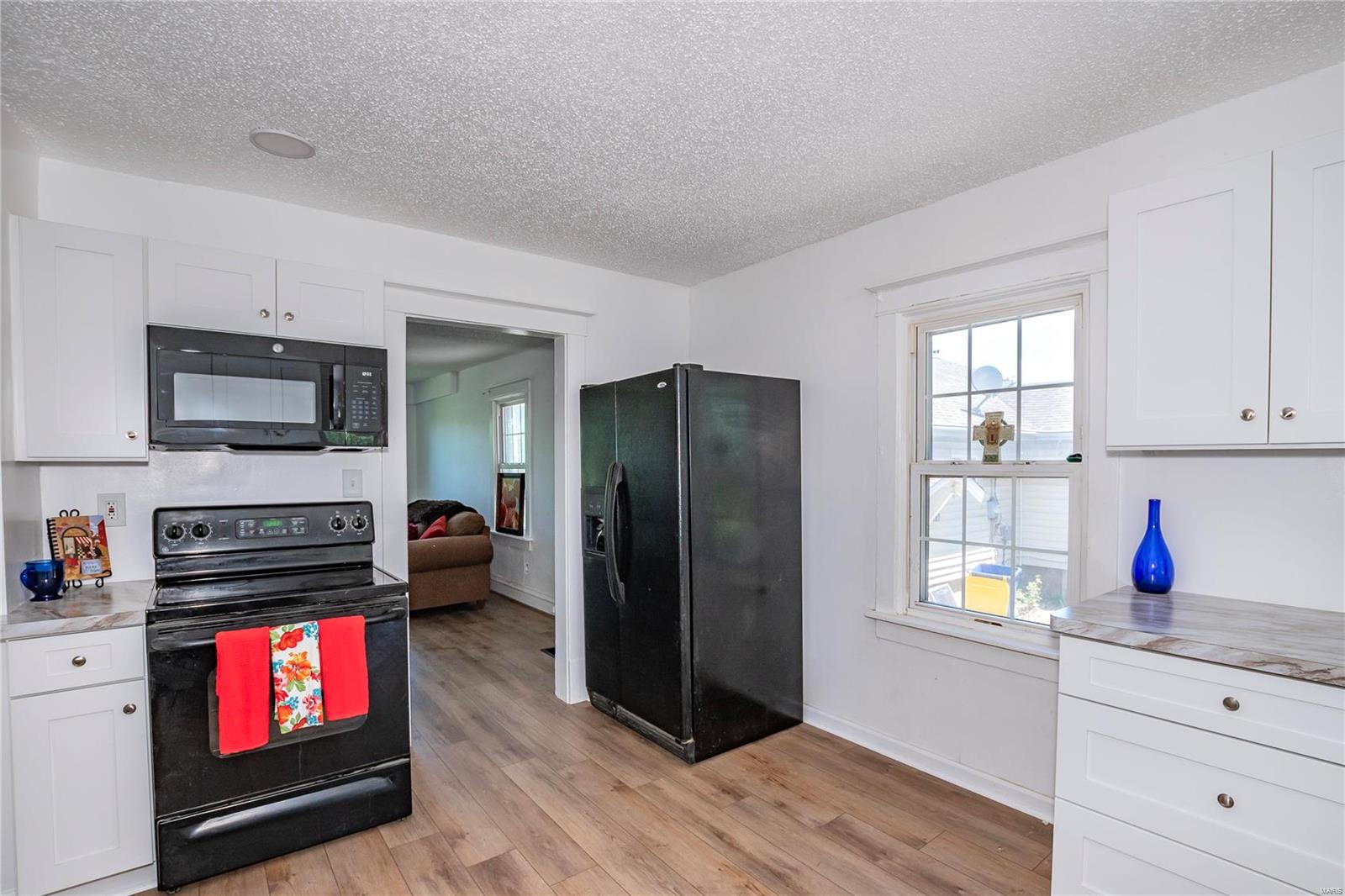 10588 Lackland Road St. Louis, MO 63114 - Photo 10 of 22 Gallery Image 10