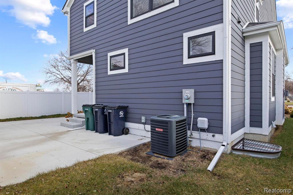 831 North Campbell Road Royal Oak, MI 48067 - Photo 28 of 34
