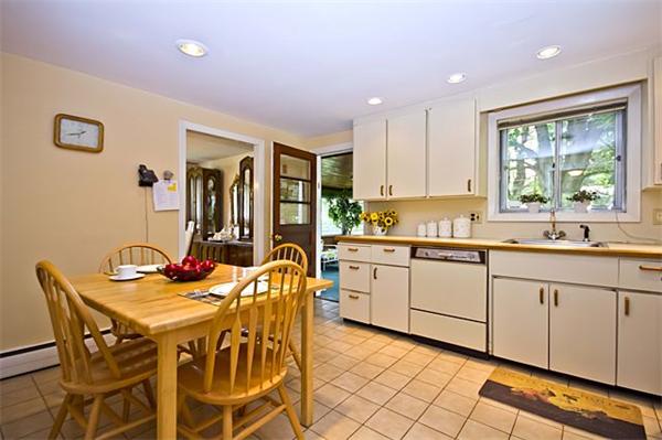 141 Noanett Road Needham, MA 02494 - Photo 4 of 14