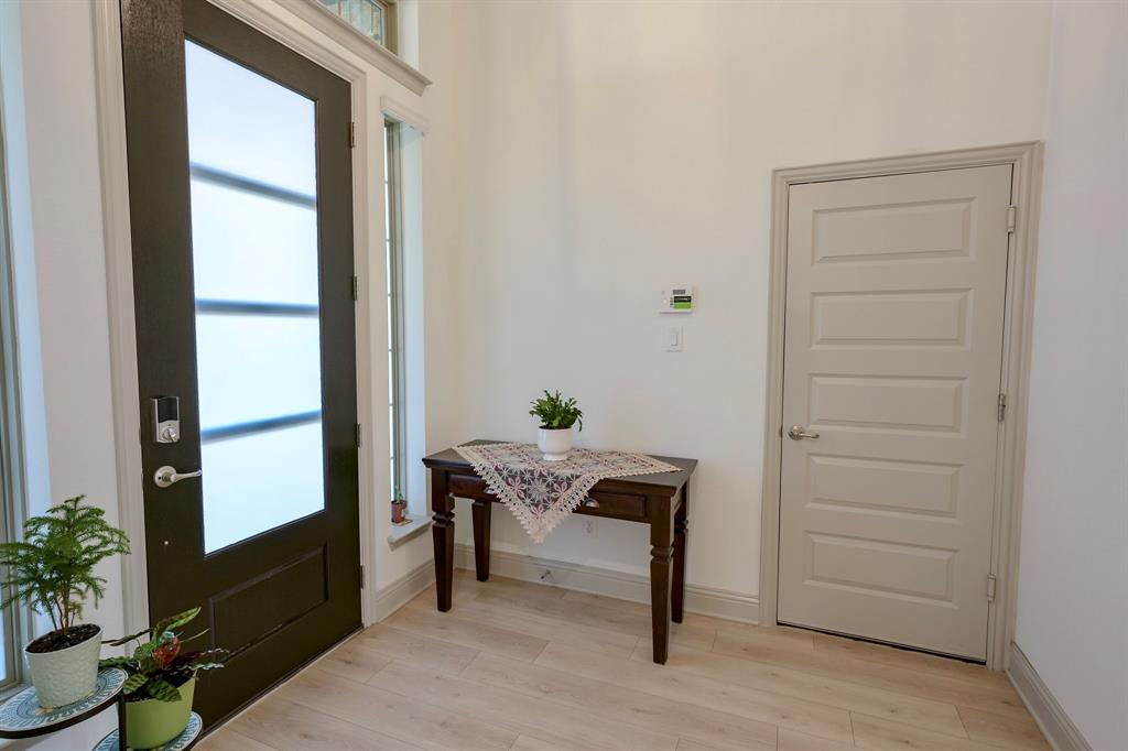 2609 Henley Way Venus, TX 76084 - Photo 5 of 40 a room with furniture and a potted plant