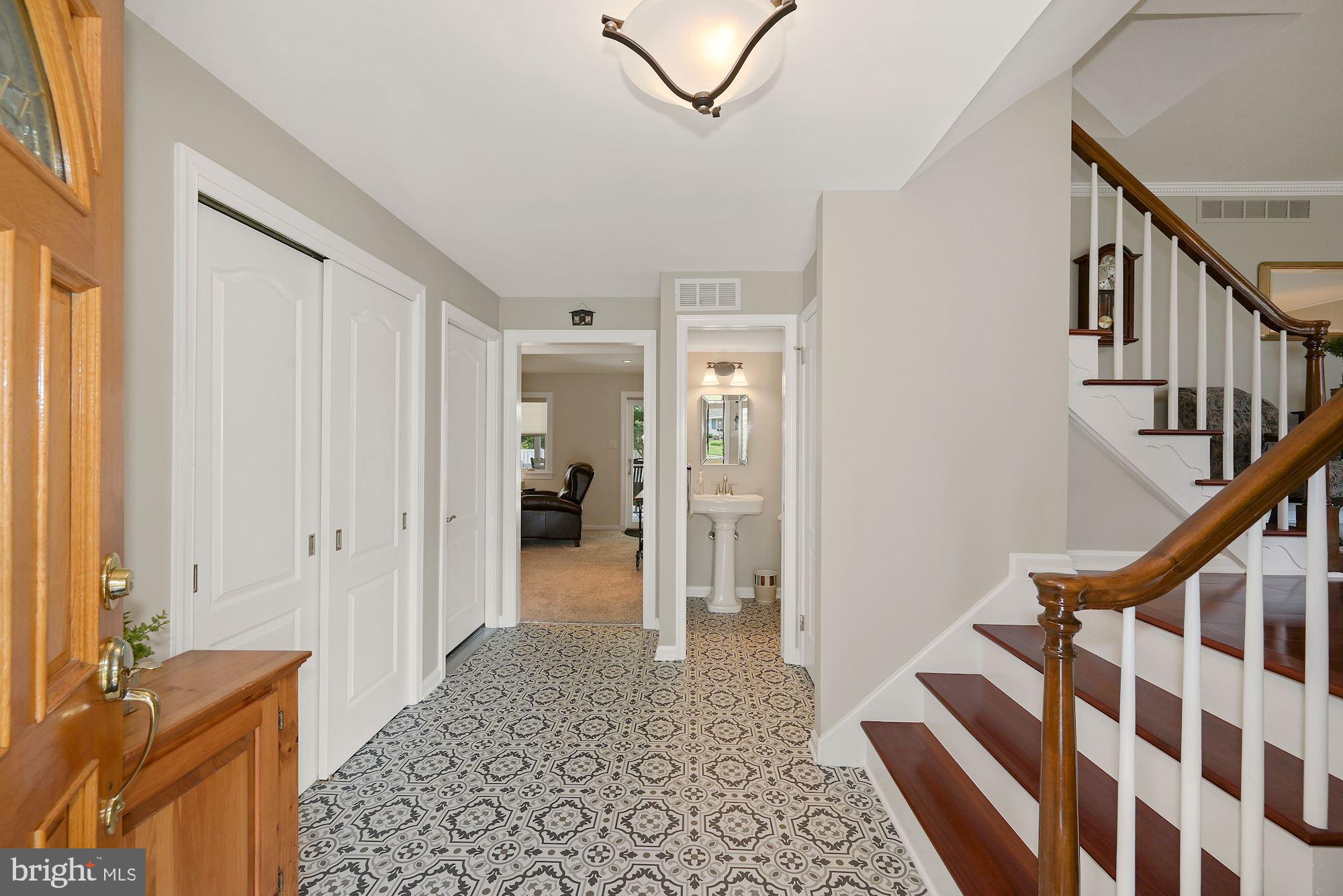121 Pine Valley Road Delran, NJ 08075 - Photo 13 of 34 Foyer Entry