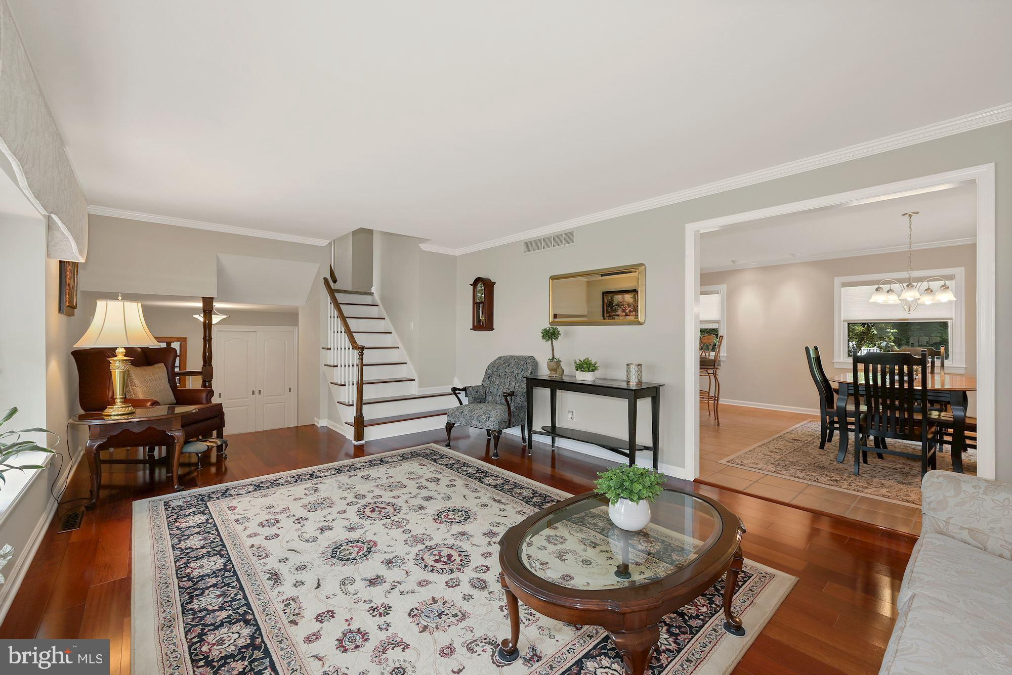 121 Pine Valley Road Delran, NJ 08075 - Photo 18 of 34 Living Room