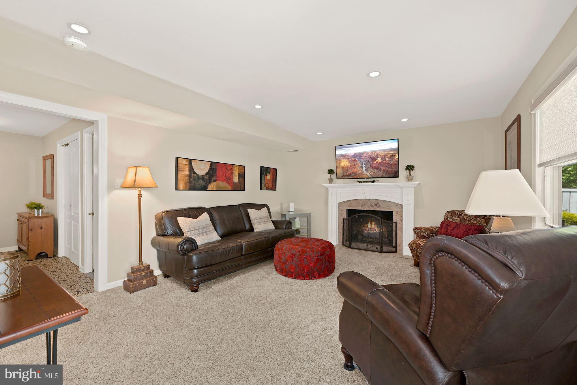 121 Pine Valley Road Delran, NJ 08075 - Photo 26 of 34 Family Room